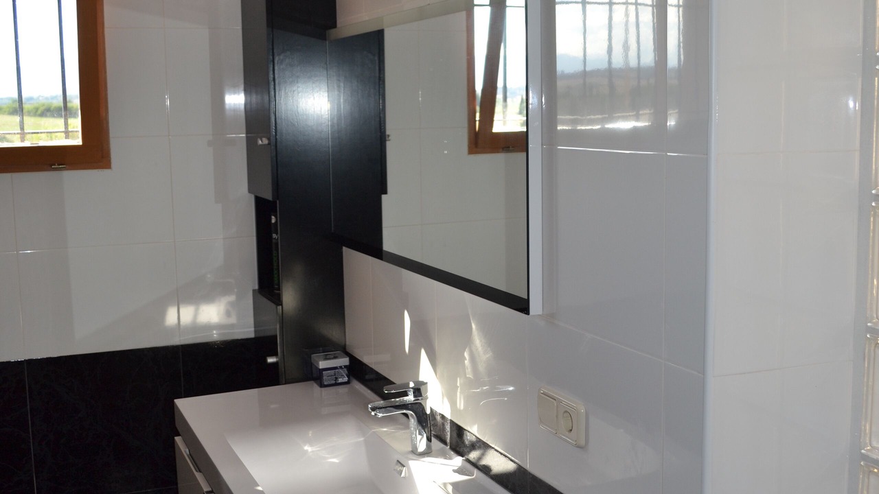 Photo of Bathroom in Garriguella