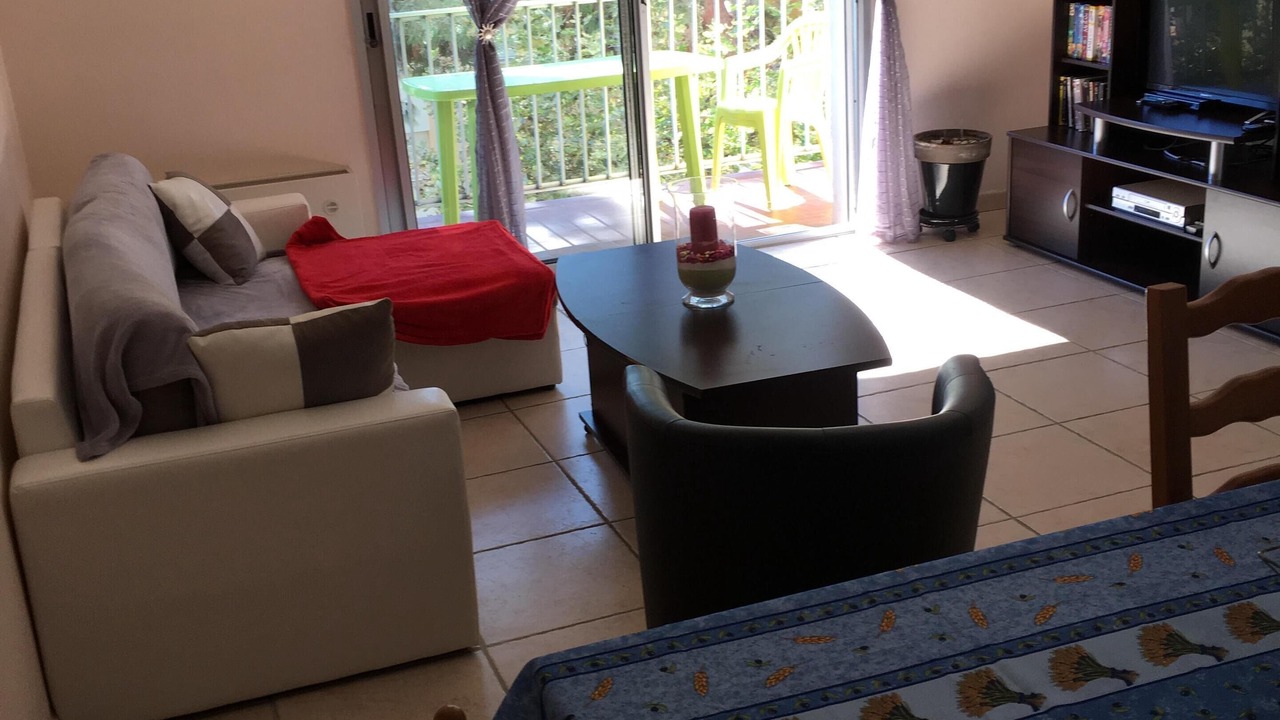 Photo of Livingroom in Razimbaud