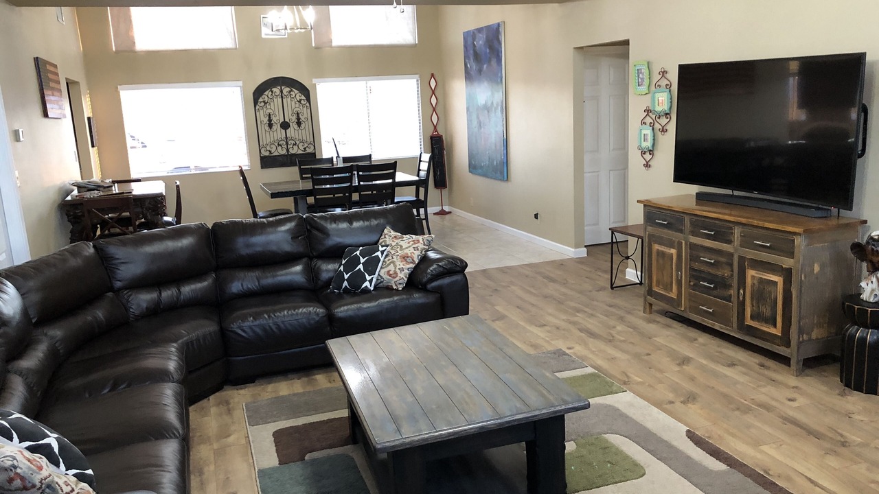 Photo of Livingroom in Yermo