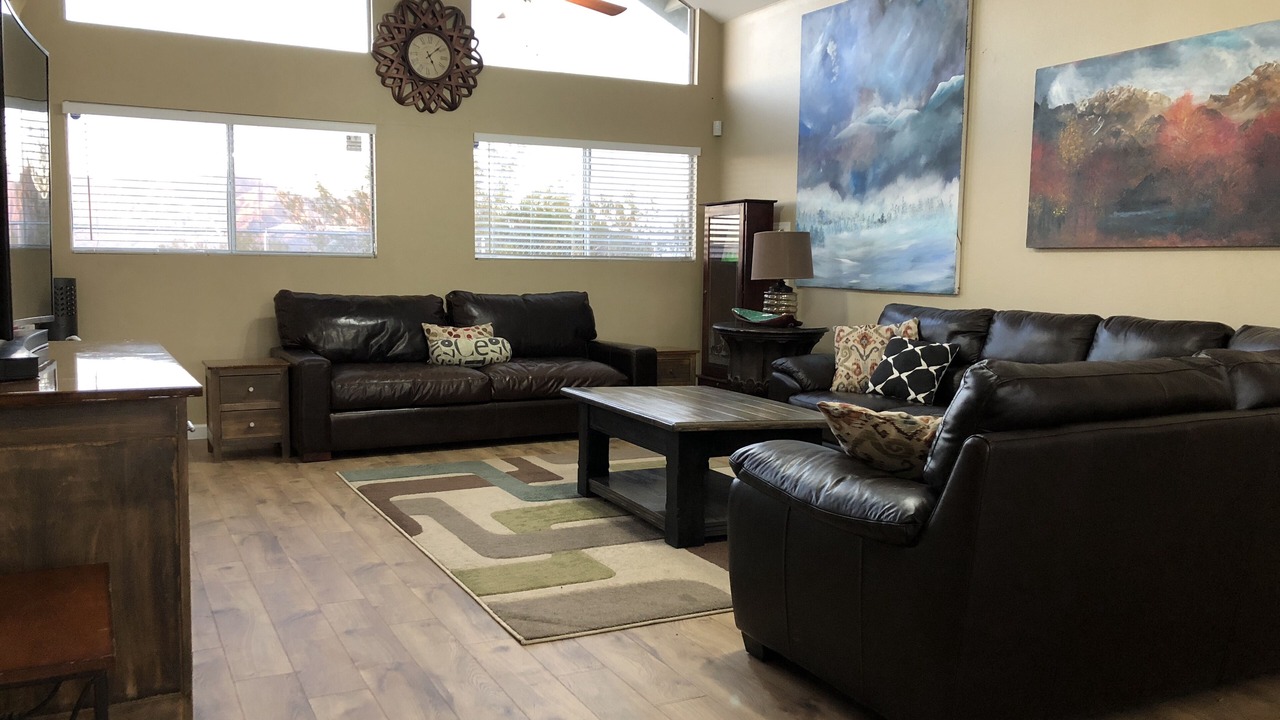 Photo of Livingroom in Yermo