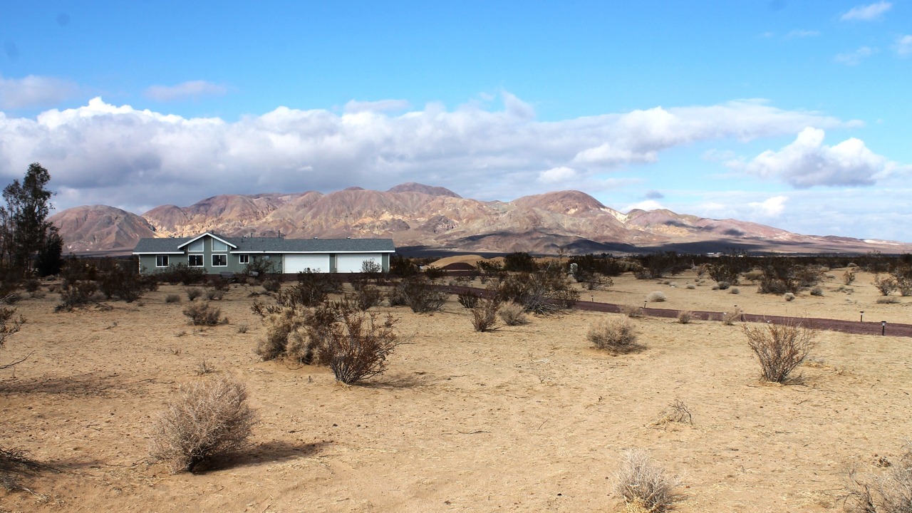 Photo of Others in Yermo