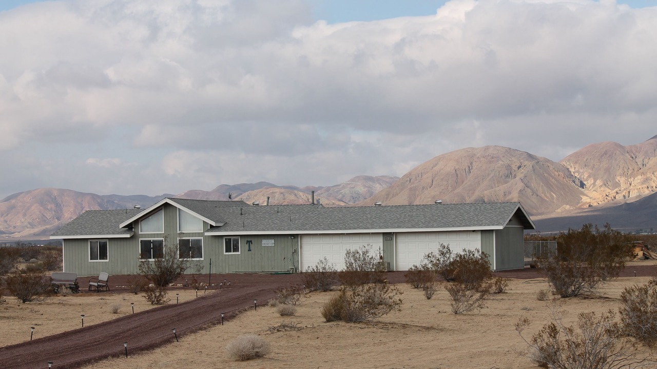 Photo of Others in Yermo