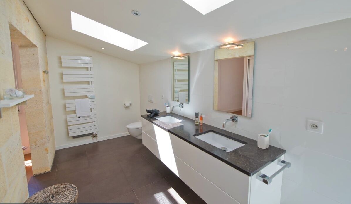 Photo of Bathroom in Petit-Palais-et-Cornemps