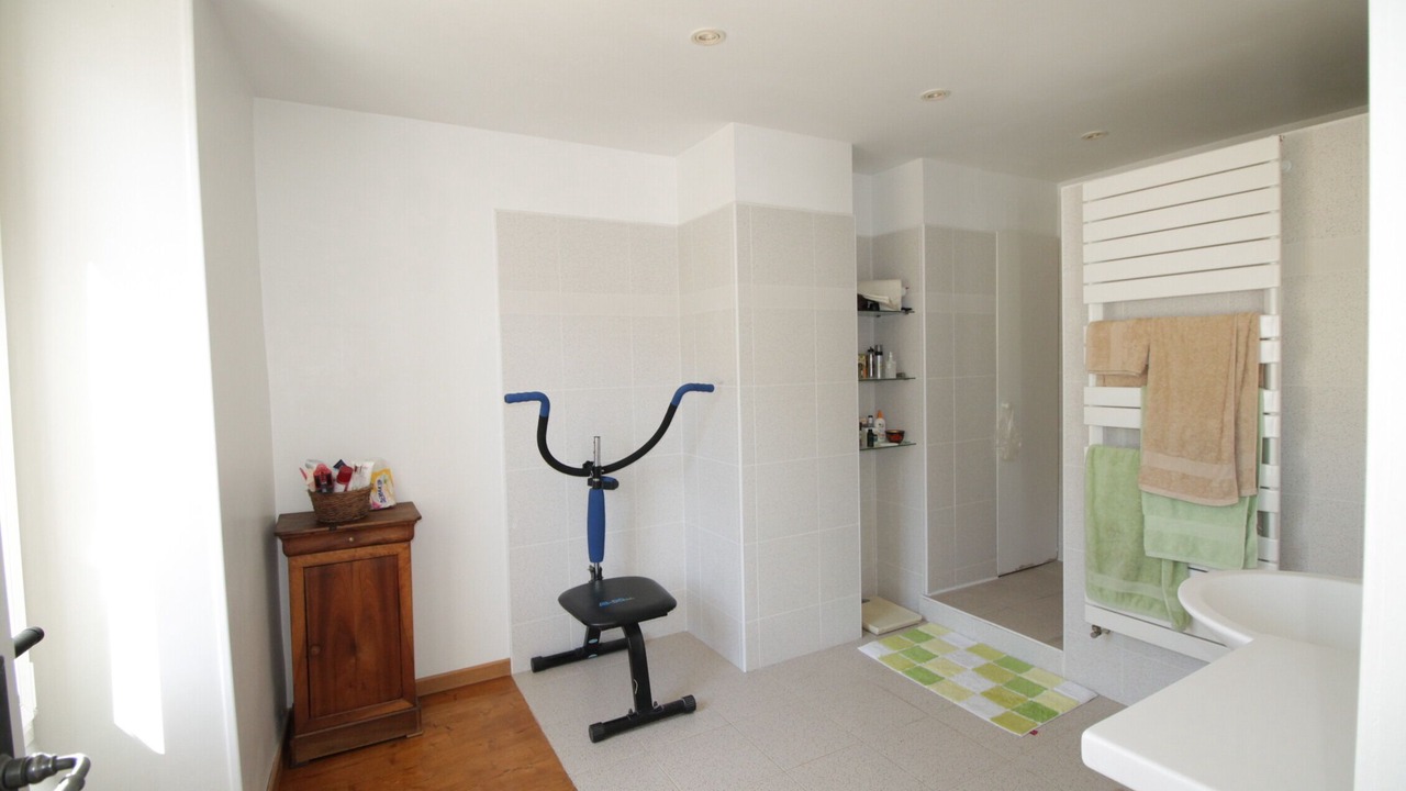 Photo of Bathroom in Lasalle