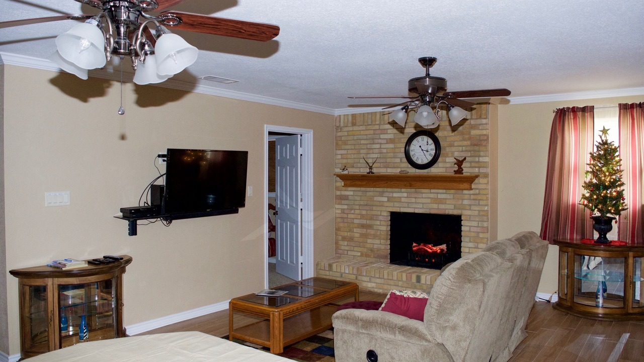 Photo of Livingroom in Enchanted Oaks