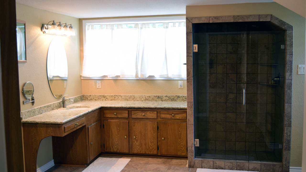 Photo of Bathroom in Enchanted Oaks