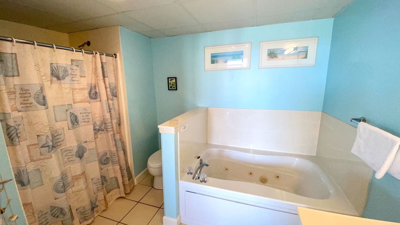 Photo of Bathroom in Ocean Drive