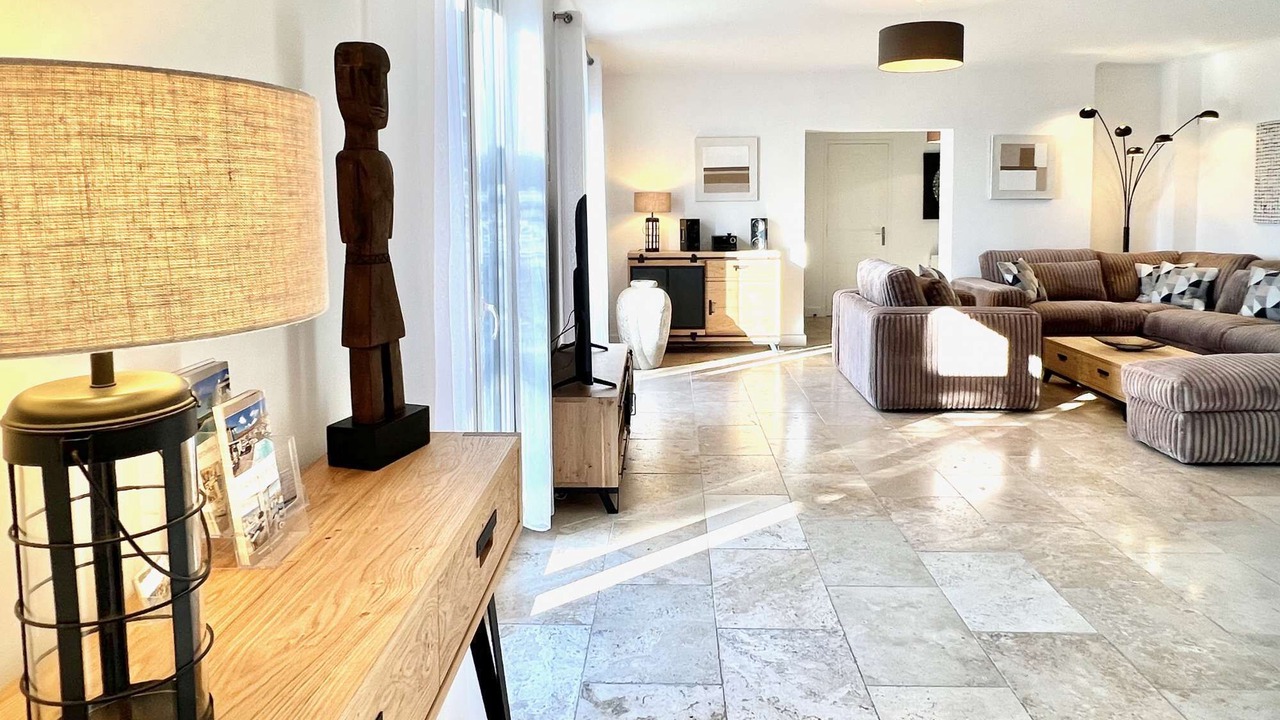 Photo of Livingroom in Roussillon