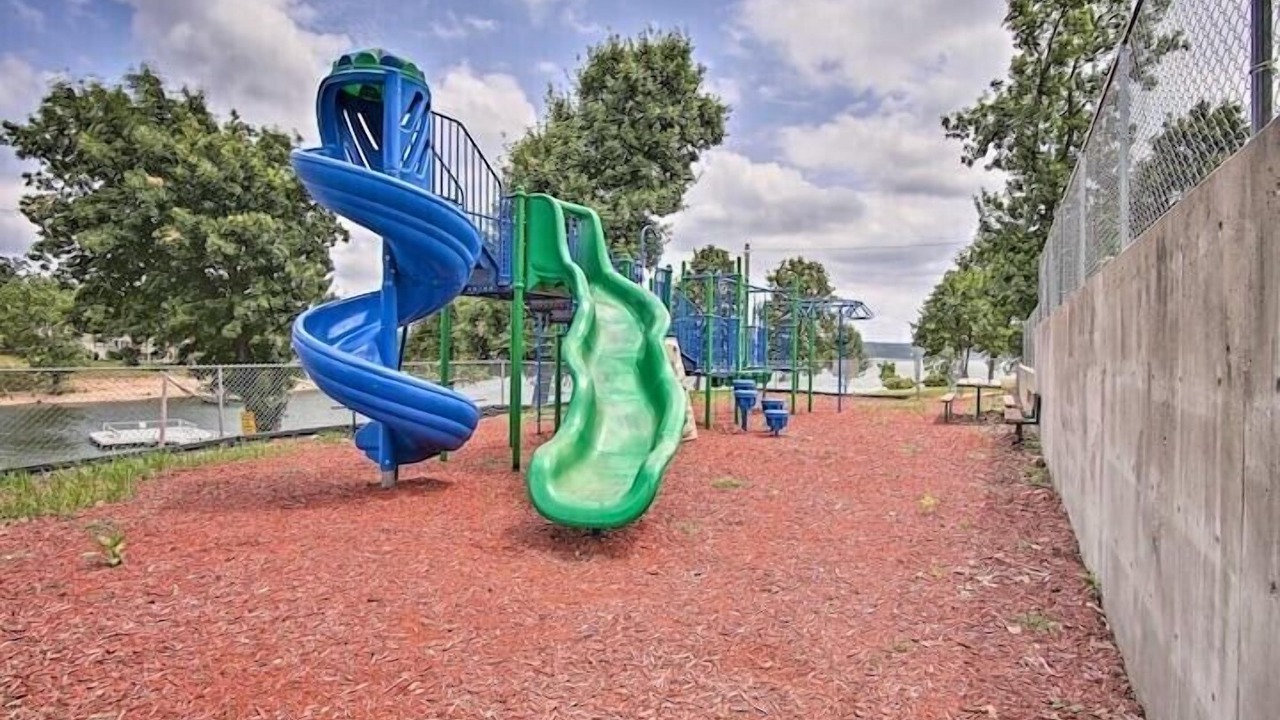 Photo of Others in Cleora