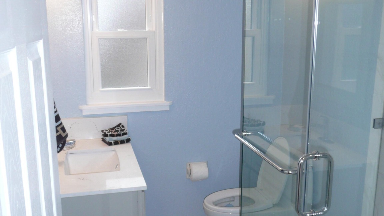 Photo of Bathroom in Upper B Street