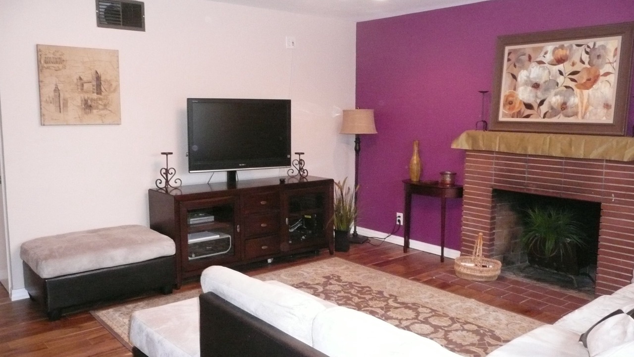 Photo of Livingroom in Upper B Street
