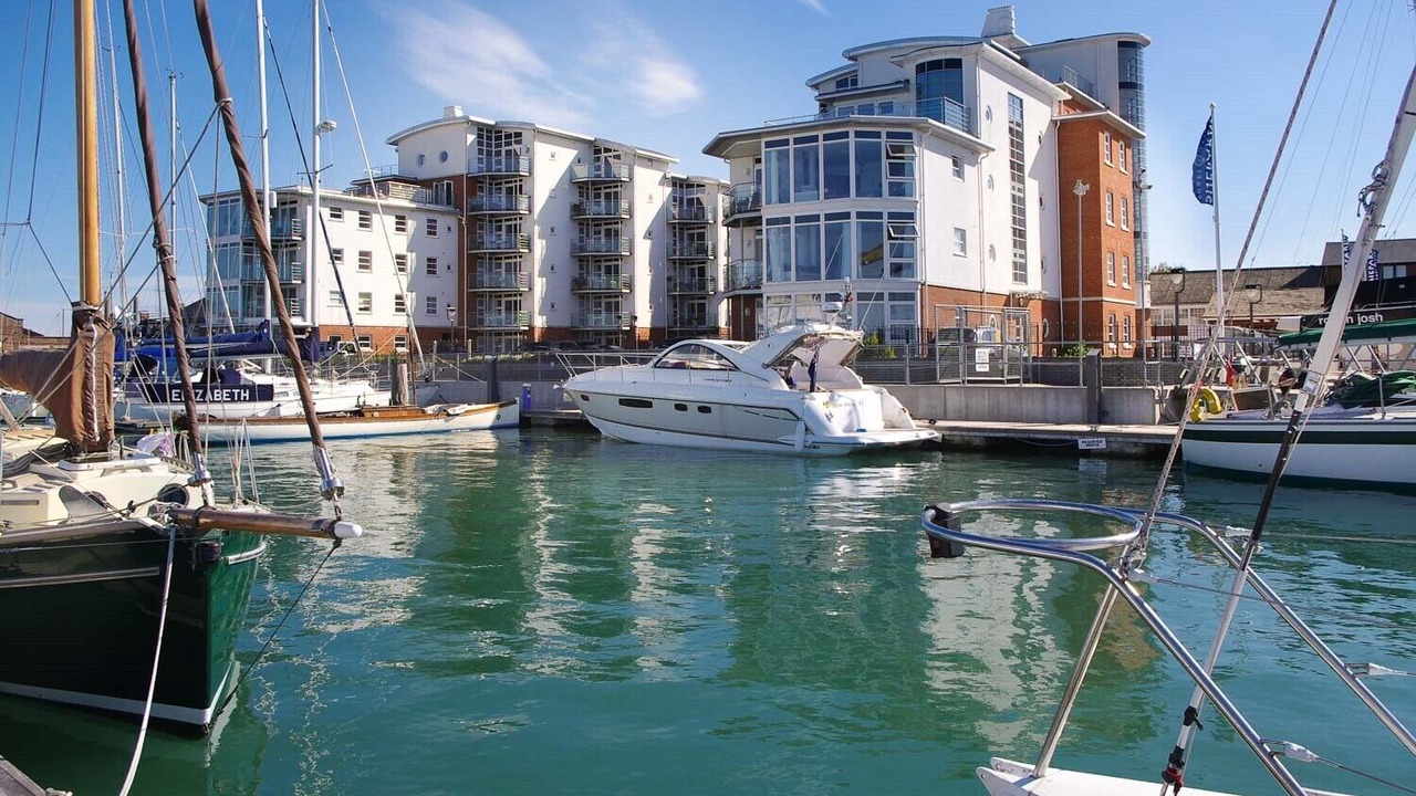 Photo of Others in Cowes