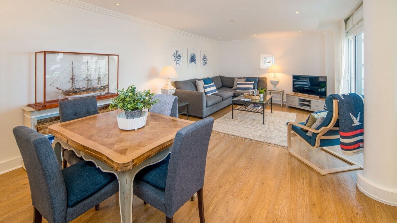 Photo of Others in Cowes