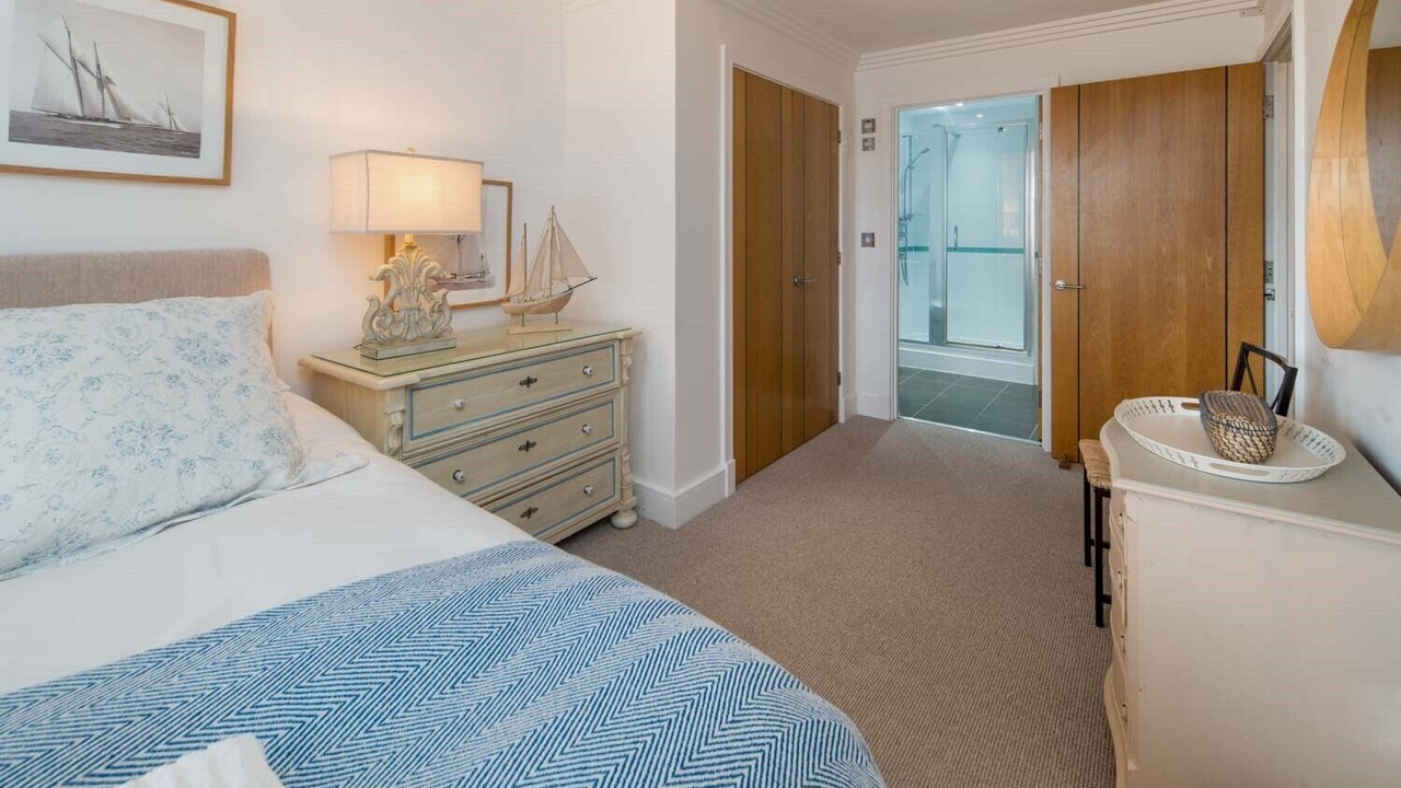 Photo of Others in Cowes