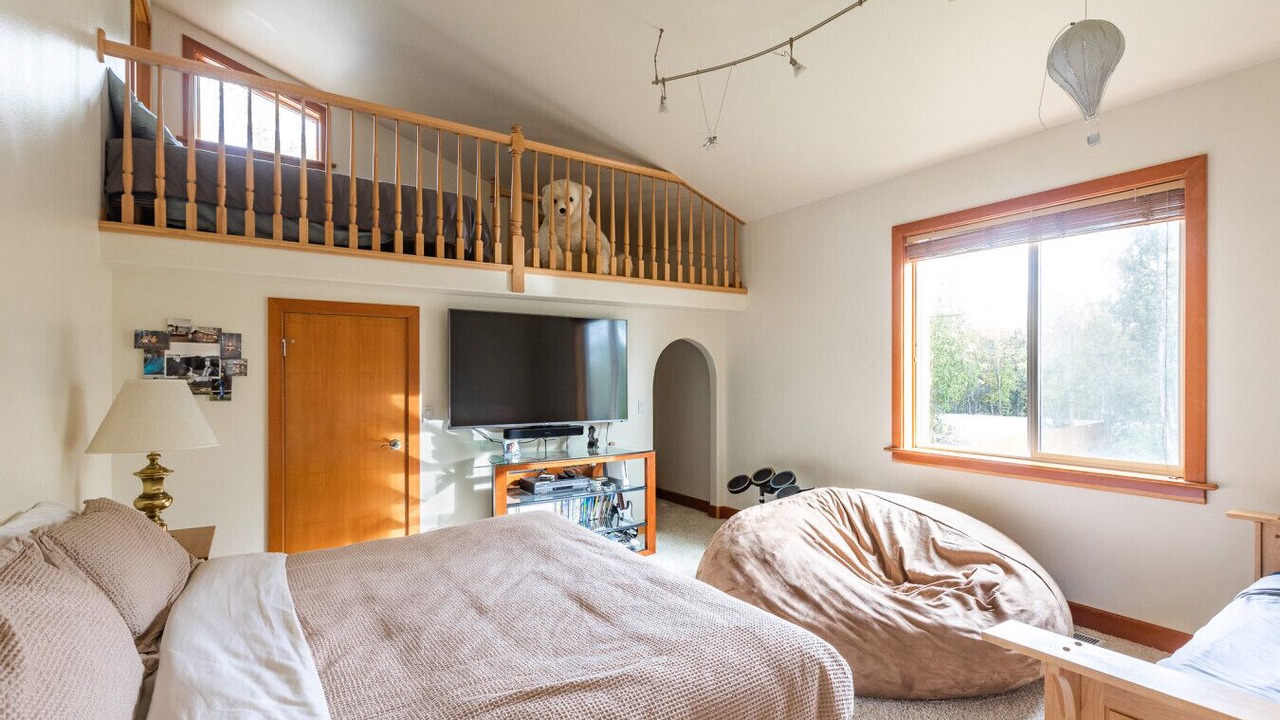 Photo of Bedroom in Big Lake