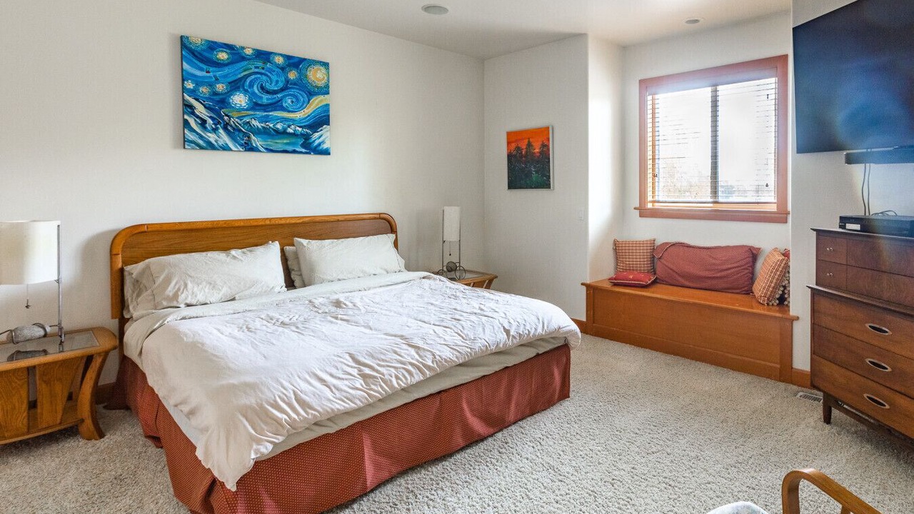 Photo of Bedroom in Big Lake
