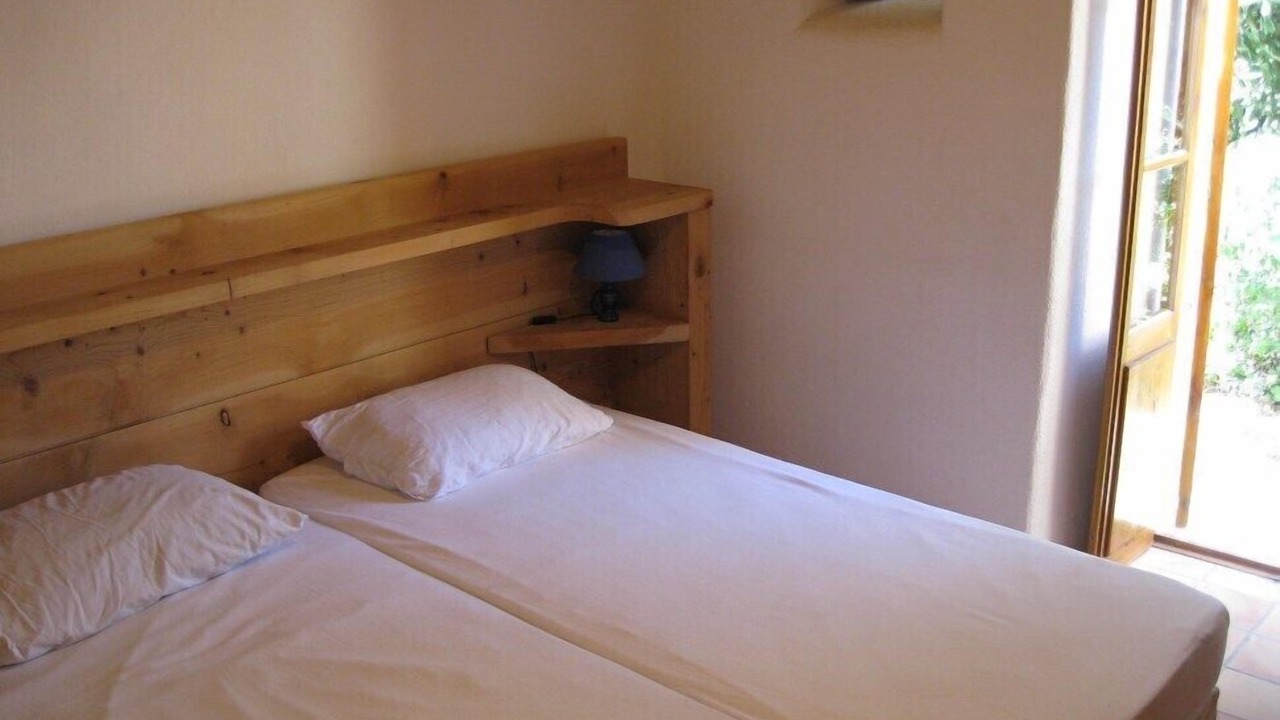 Photo of Bedroom in Saint-Andre-d'Olerargues