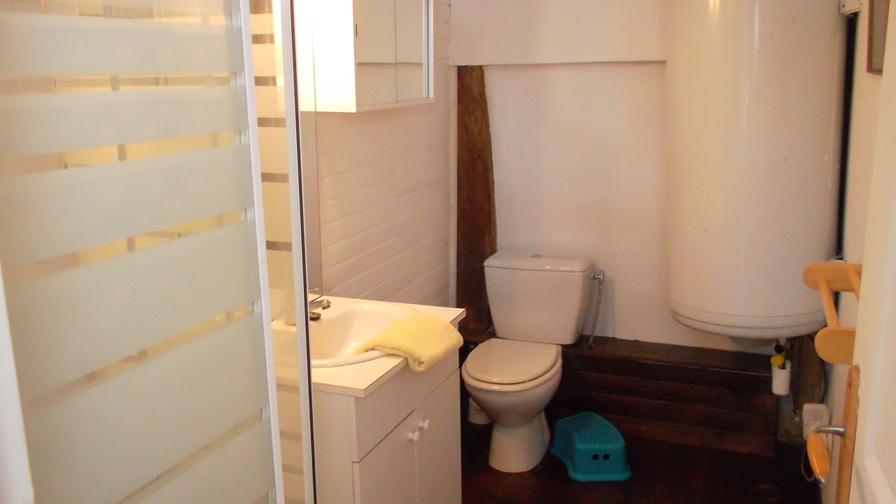 Photo of Bathroom in Gibourne