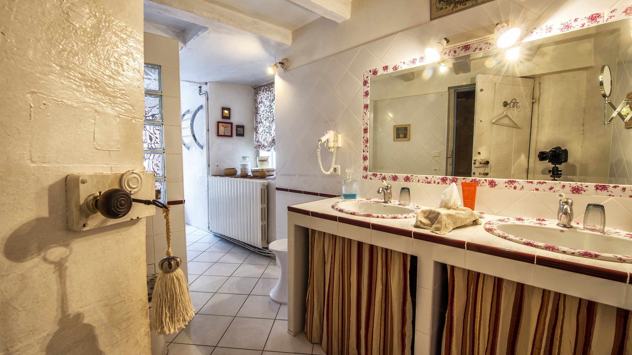 Photo of Bathroom in Saint-Loup-Lamaire