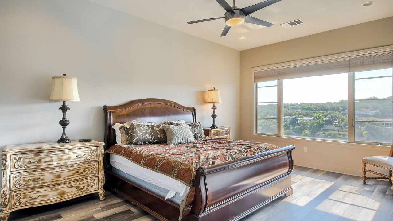 Photo of Bedroom in Lakeway