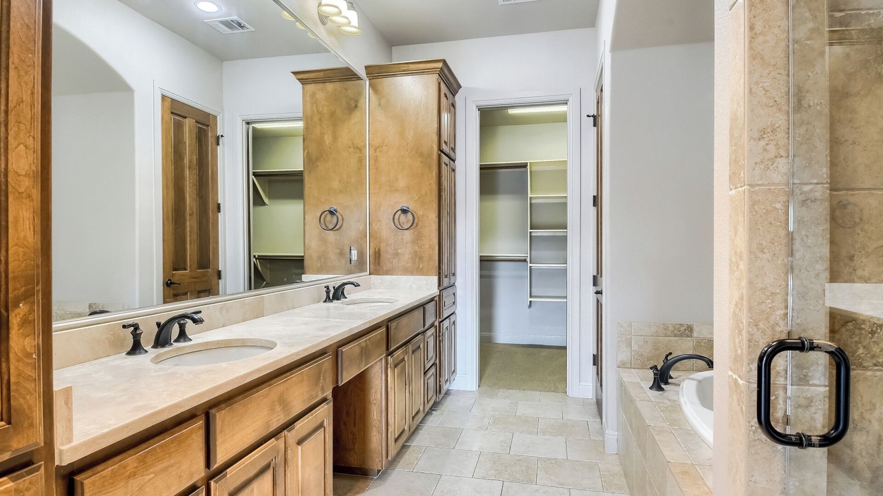 Photo of Bathroom in Lakeway