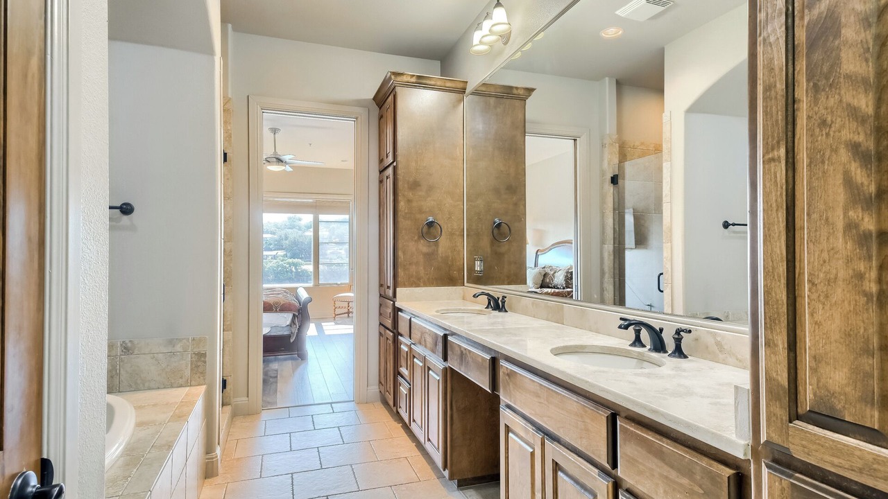 Photo of Bathroom in Lakeway