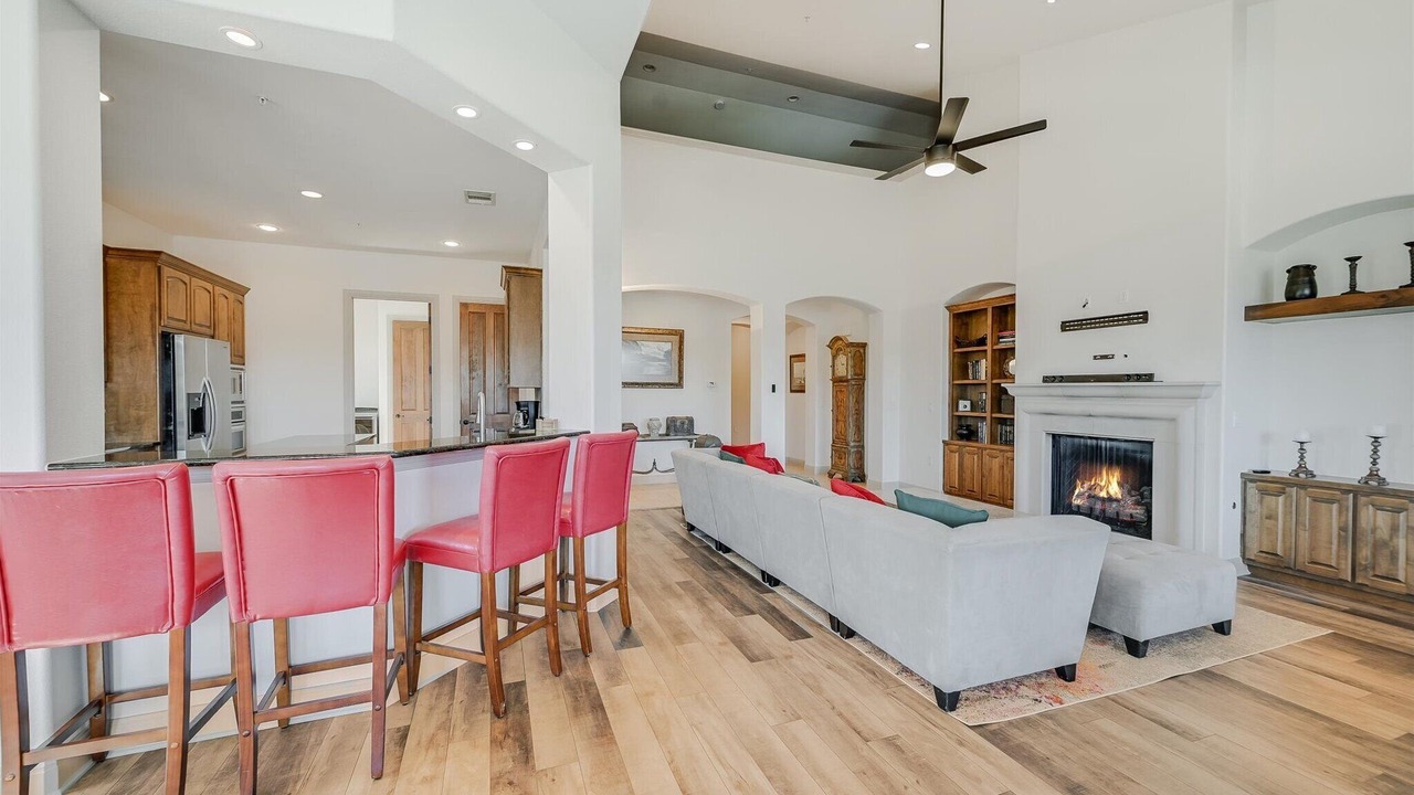 Photo of Livingroom in Lakeway