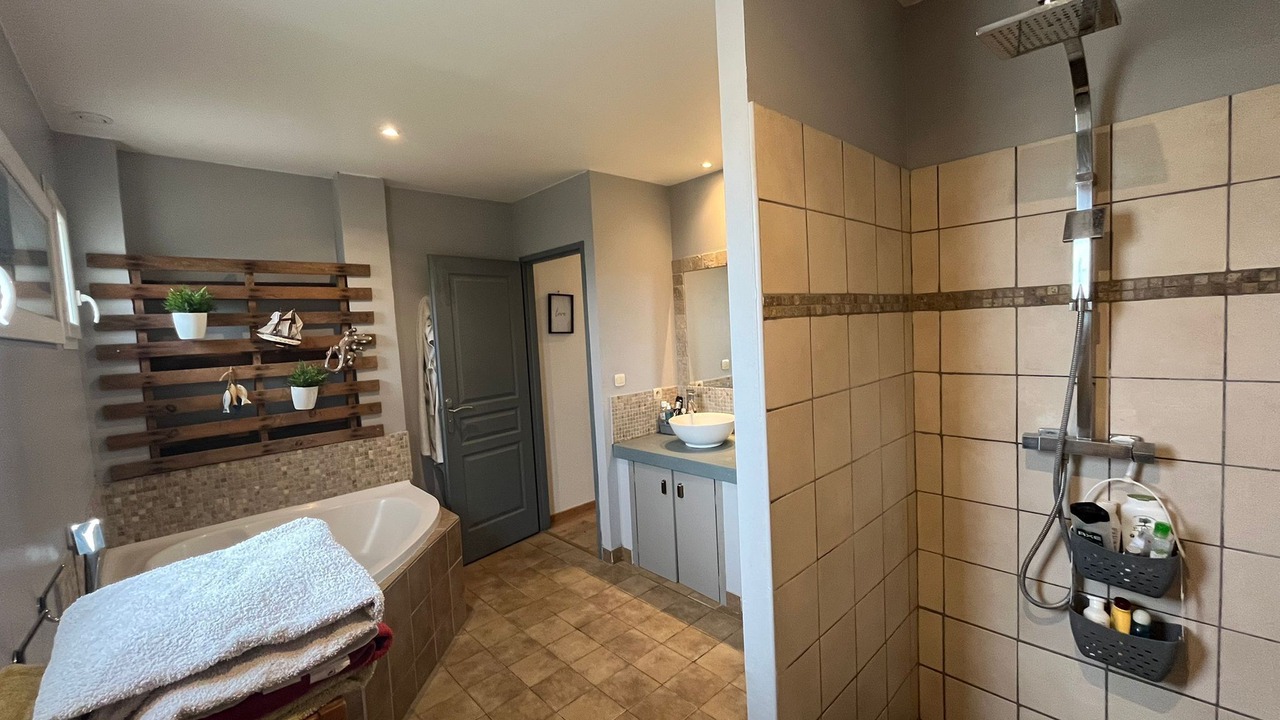 Photo of Bathroom in Gard Rhodanien