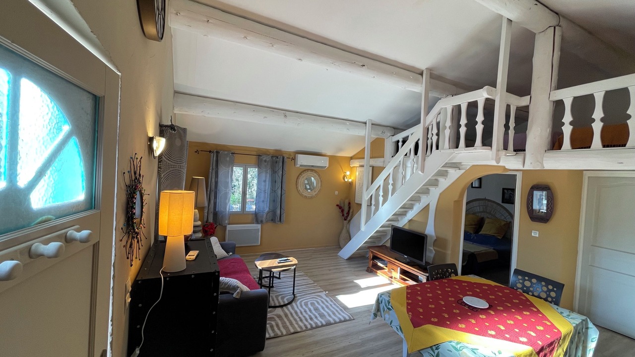 Photo of Livingroom in Saint-Montan