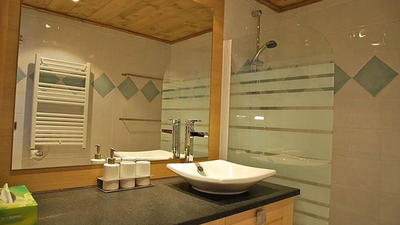 Photo of Bathroom in Arc-1800