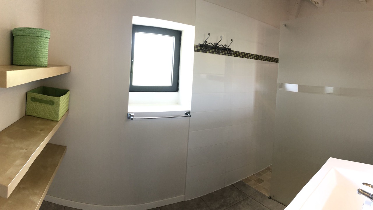 Photo of Bathroom in Villeneuve d'Aveyron