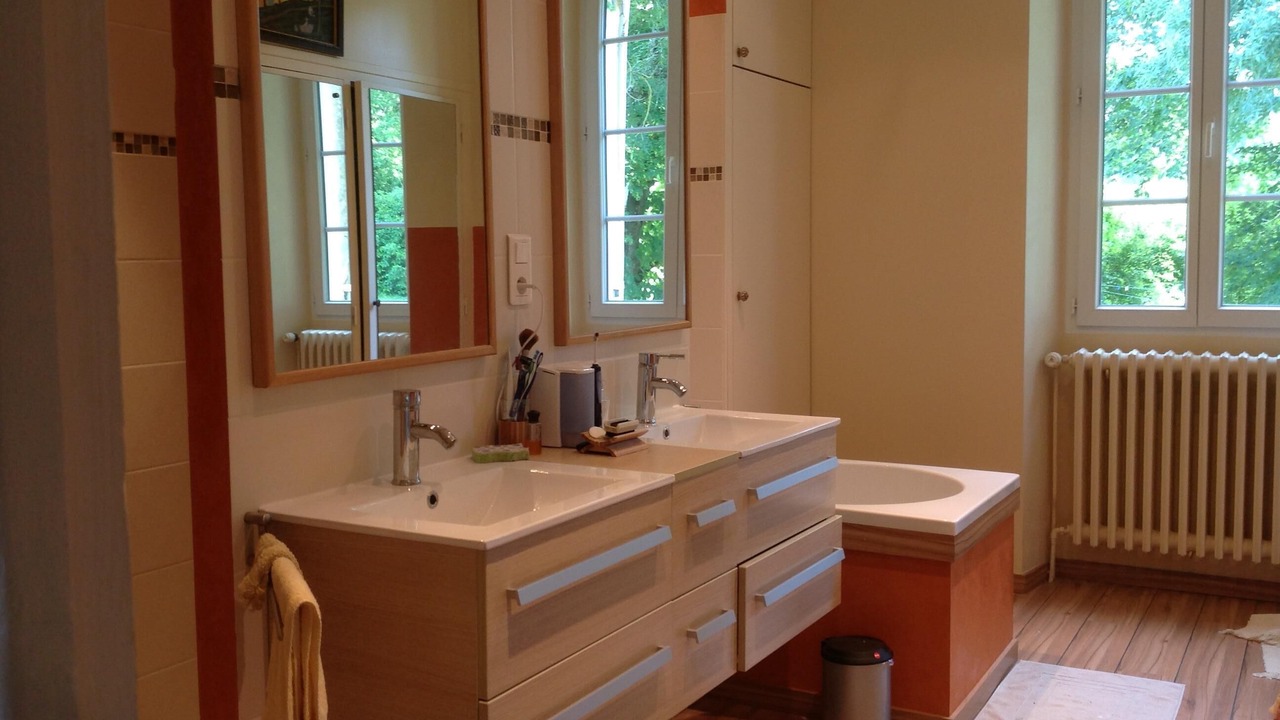 Photo of Bathroom in Carves