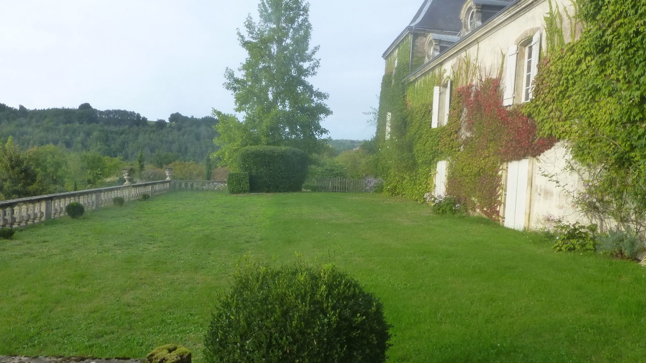 Photo of Outdoor in Carves