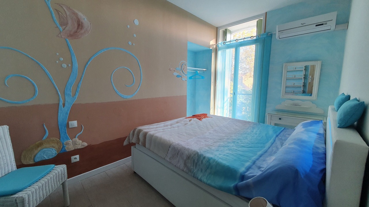 Photo of Bedroom in Pomerols