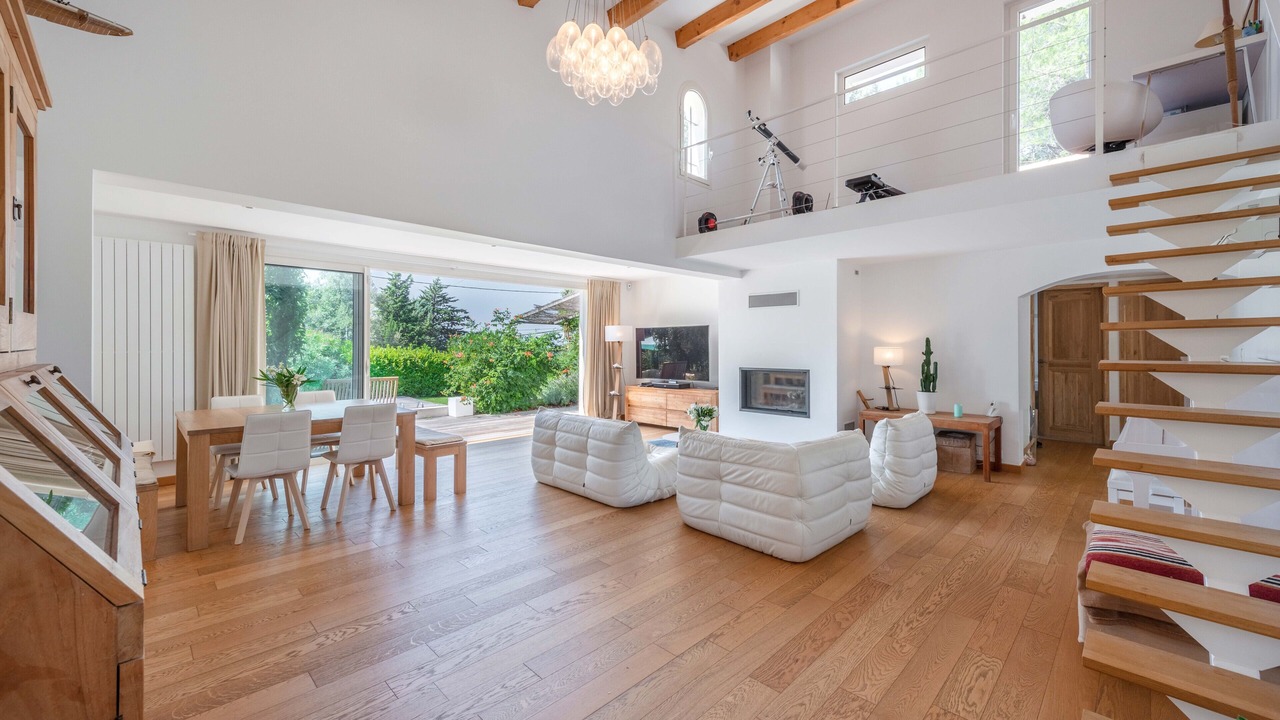 Photo of Livingroom in Pourrieres