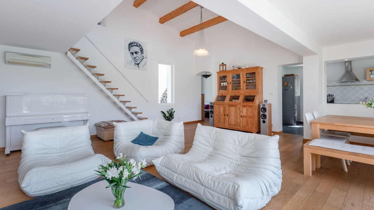 Photo of Livingroom in Pourrieres