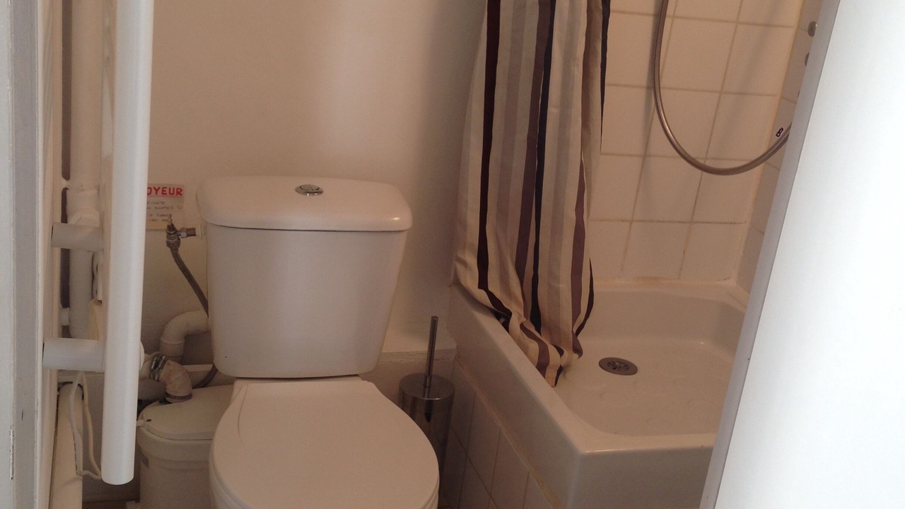 Photo of Bathroom in Avignon City Centre