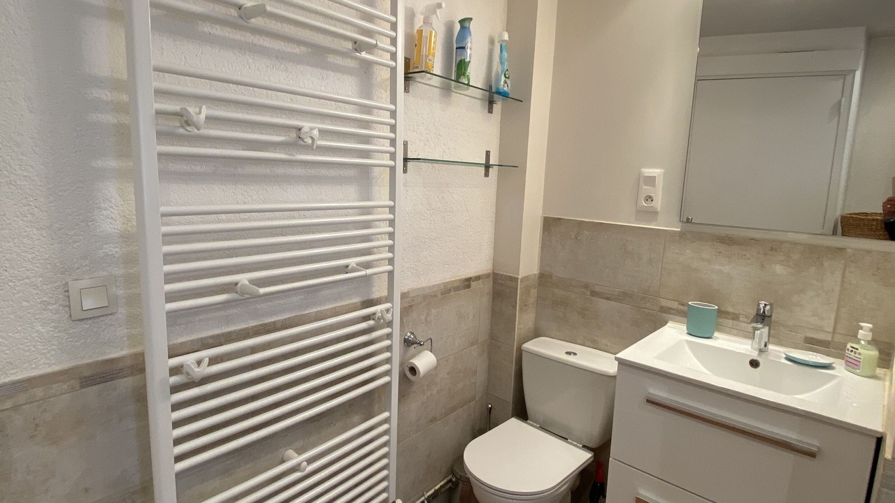 Photo of Bathroom in Saint-Jean-de-Braye