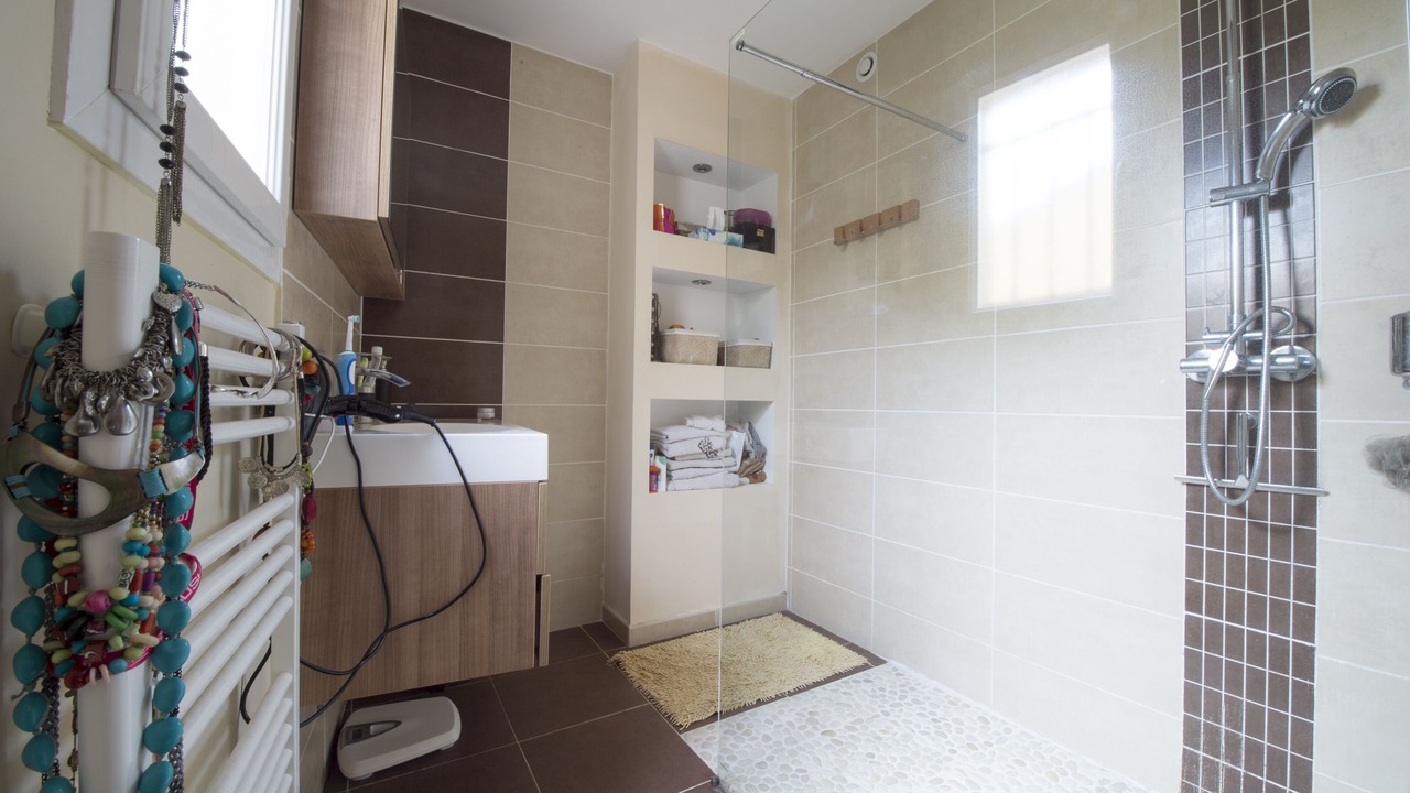 Photo of Bathroom in Saint-Laurent-d'Aigouze