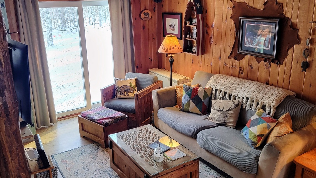 Photo of Livingroom in Town of Broome