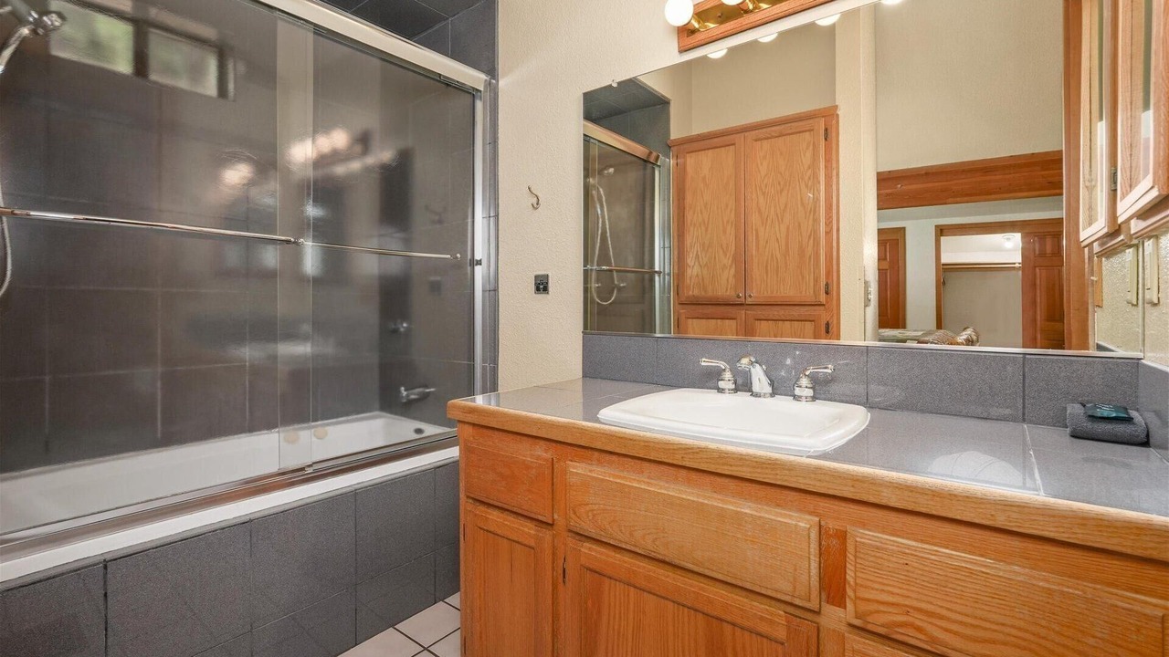 Photo of Bathroom in Yosemite West