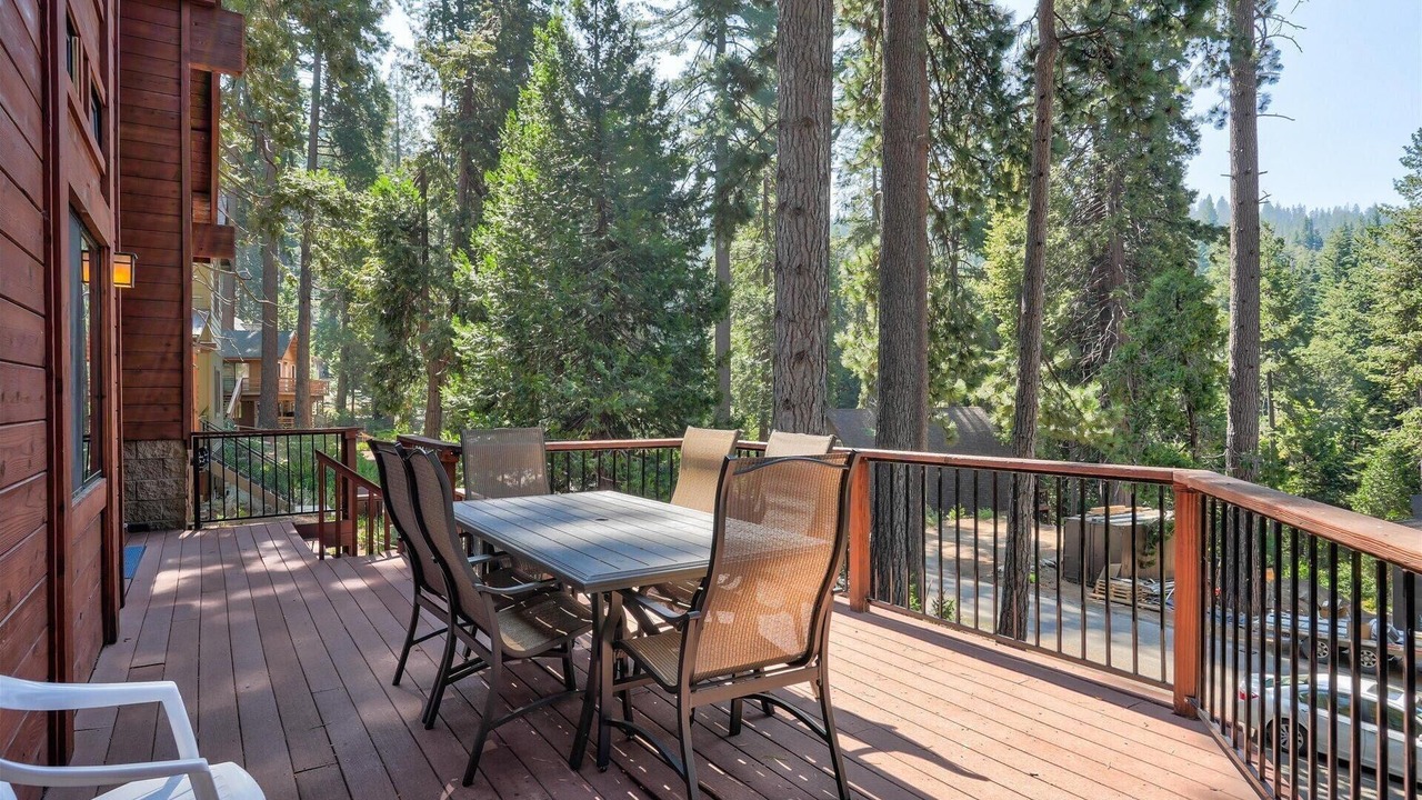 Photo of Outdoor in Yosemite West