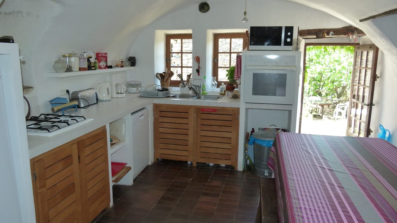 Photo of Kitchen in Revest-des-Brousses