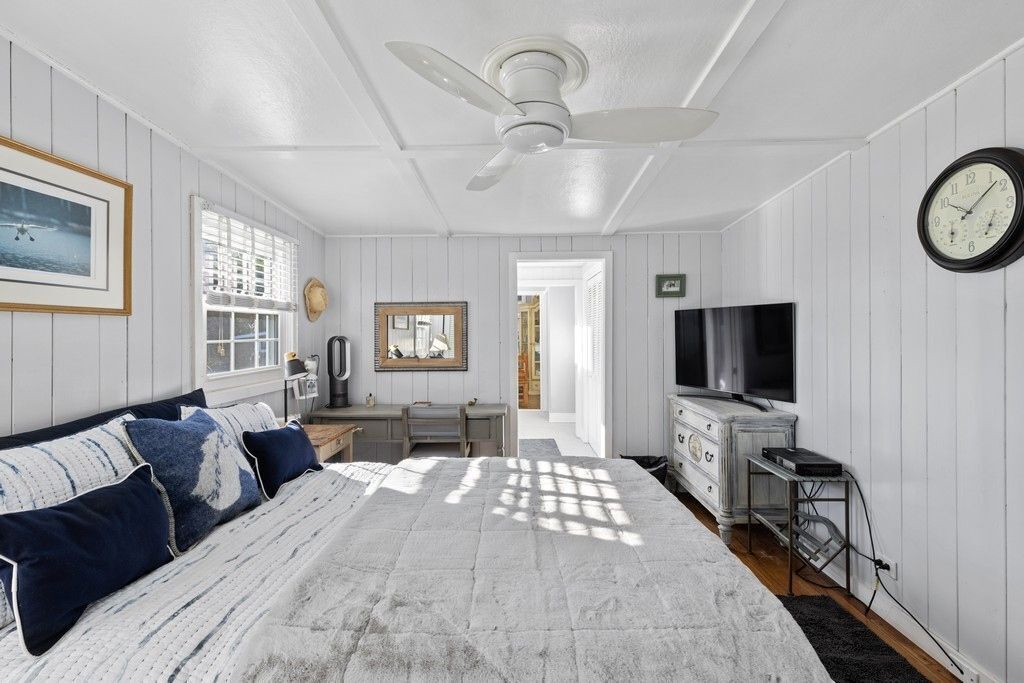 Photo of Bedroom in Silver Beach