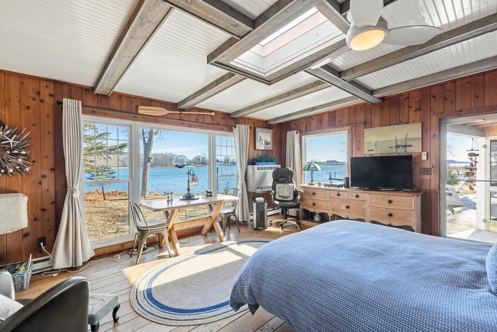 Photo of Bedroom in Silver Beach