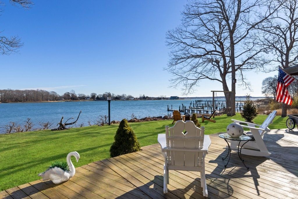 Photo of Patio Balcony in Silver Beach