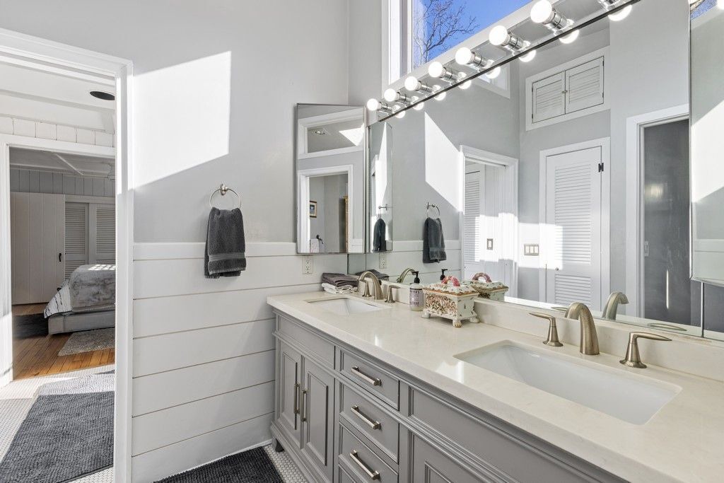 Photo of Bathroom in Silver Beach