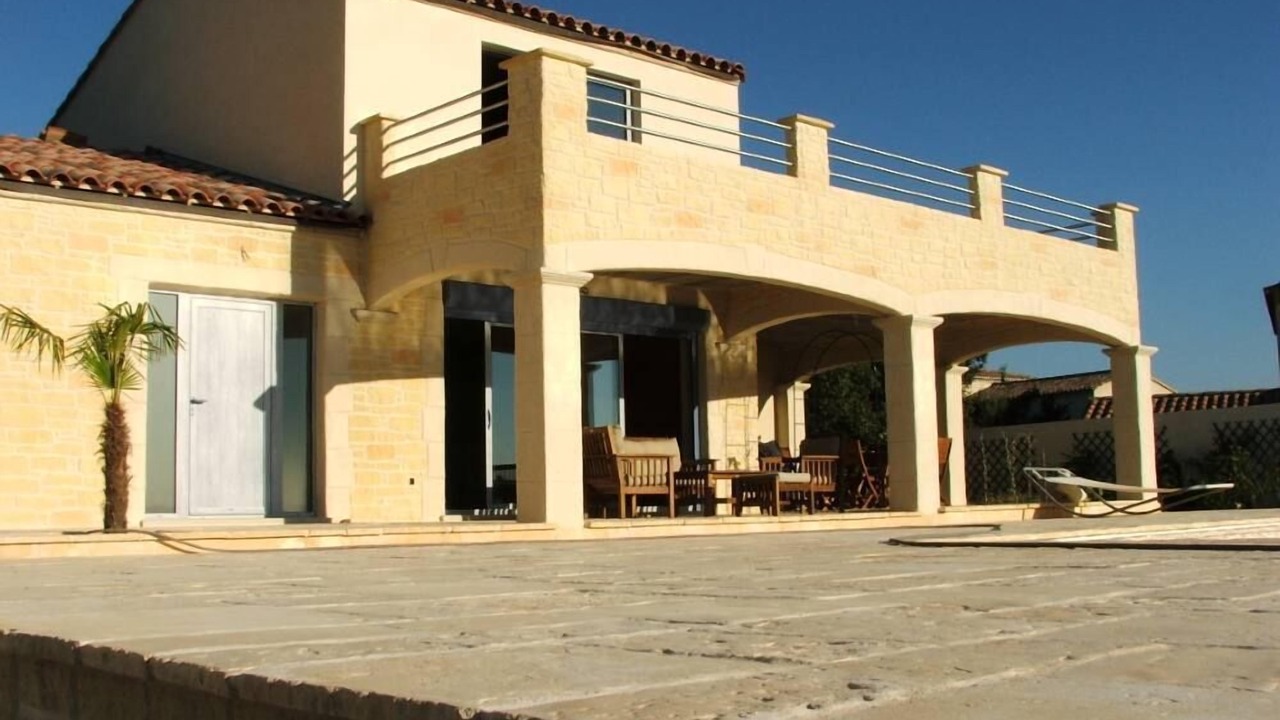 Photo of Patio Balcony in Saint-Hippolyte-de-Montaigu