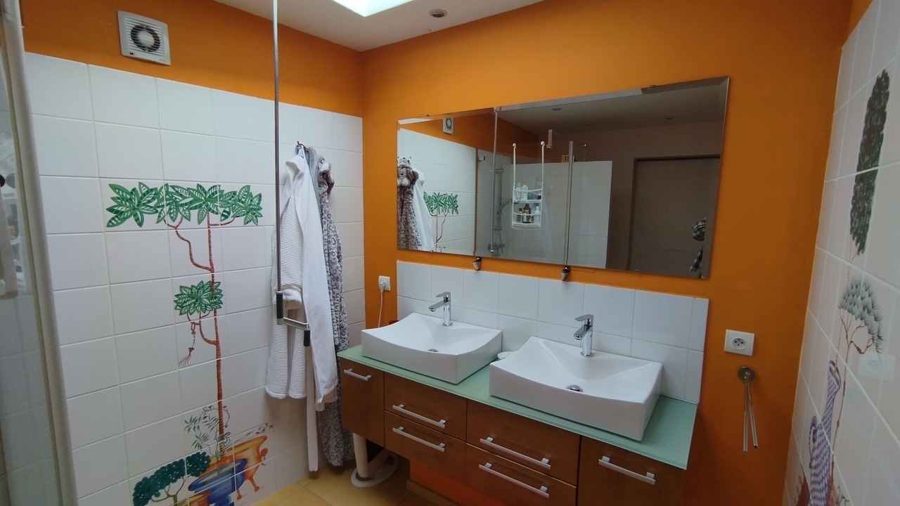 Photo of Bathroom in Entraigues-sur-la-Sorgue