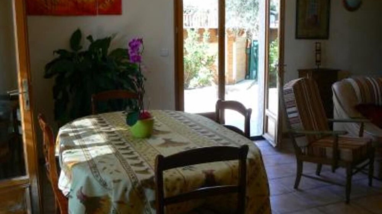 Photo of Livingroom in Cournonsec